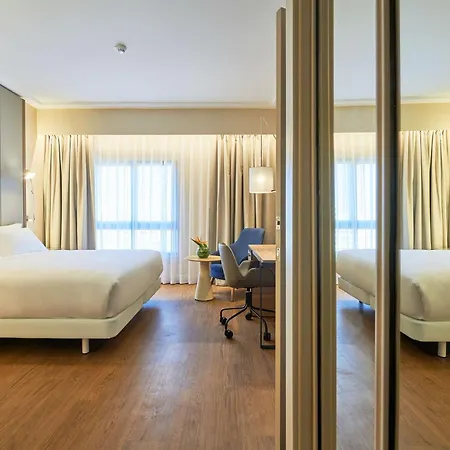 Hotel Nh Lisboa Campo Grande Esterno foto