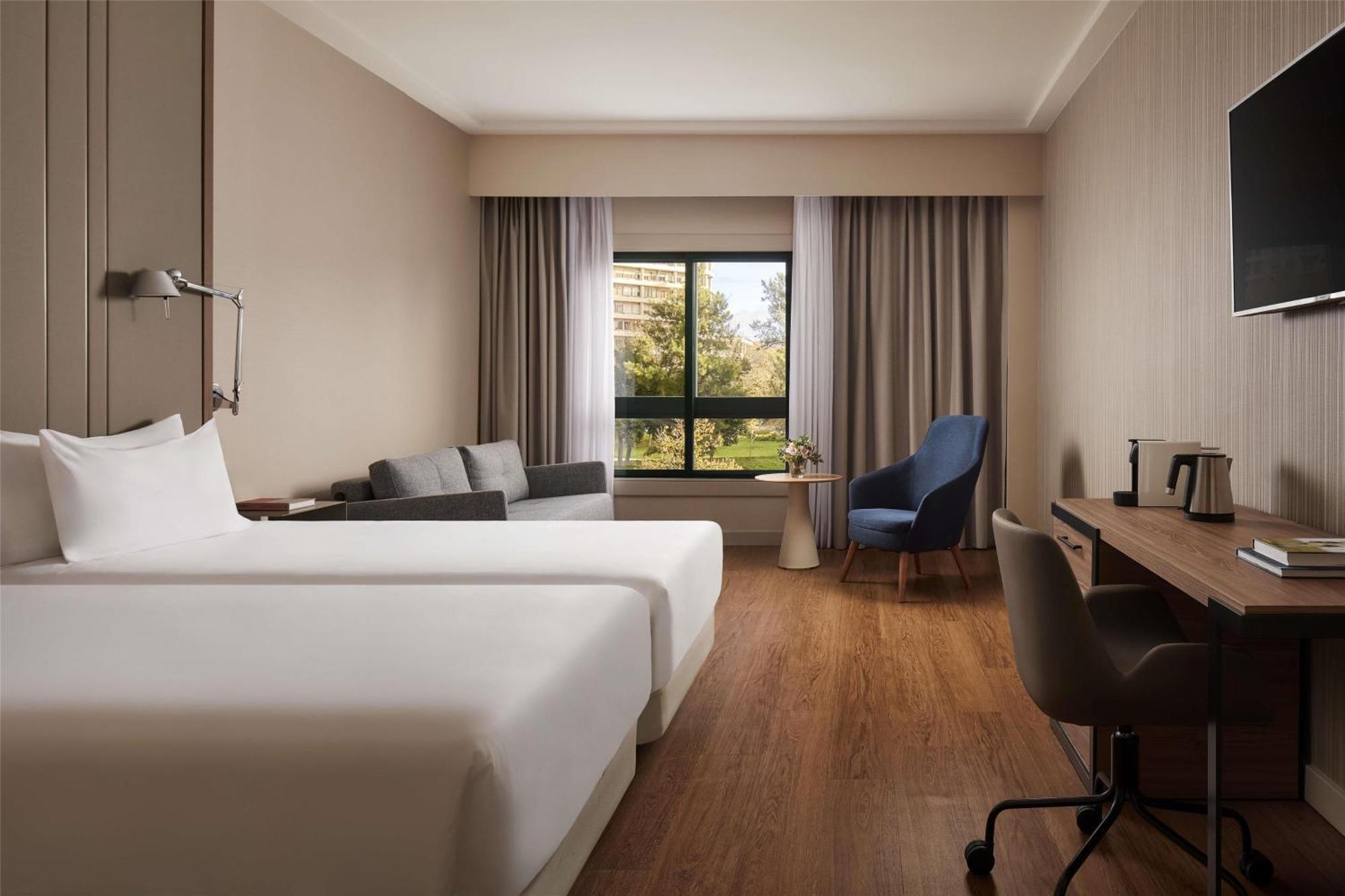 Nh Campo Grande Hotel 4*